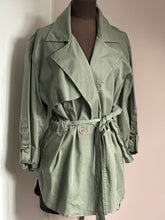 Load image into Gallery viewer, Utility jacket - olive