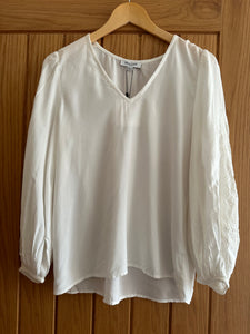 Abbi Embroidery V Neck Top - White
