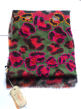 Load image into Gallery viewer, Leopard Print Neon Thread Scarf