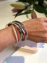 Load image into Gallery viewer, Wrap around bracelet - Pink