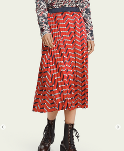 Red satin printed pleated midi skirt
