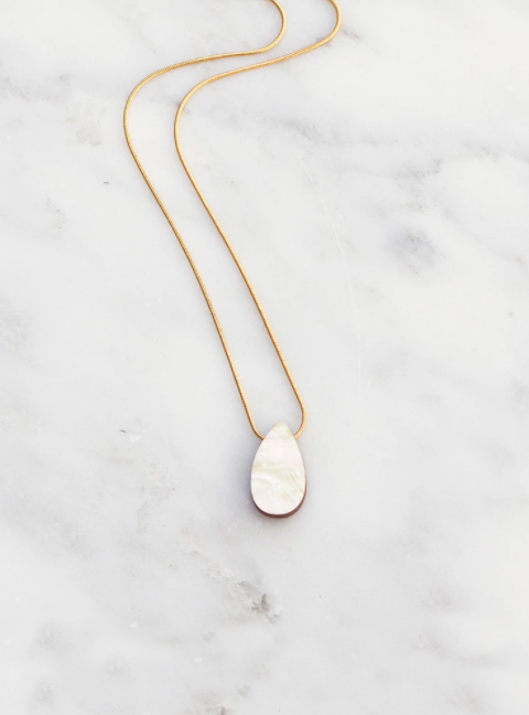 Raindrop Necklace in Mother of Pearl
