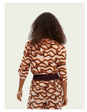 Load image into Gallery viewer, Printed piped-detailing top