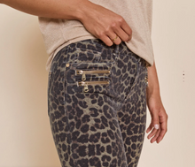 Load image into Gallery viewer, Berlin Savage Jeans