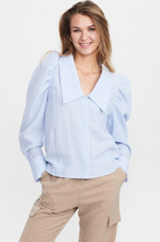 Load image into Gallery viewer, Nunnina shirt - Della Robbia Blue