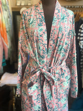 Load image into Gallery viewer, PINK WINTER JASMINE Robe - one size