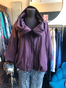 Hood & Zip Rain Jacket - Bordeaux