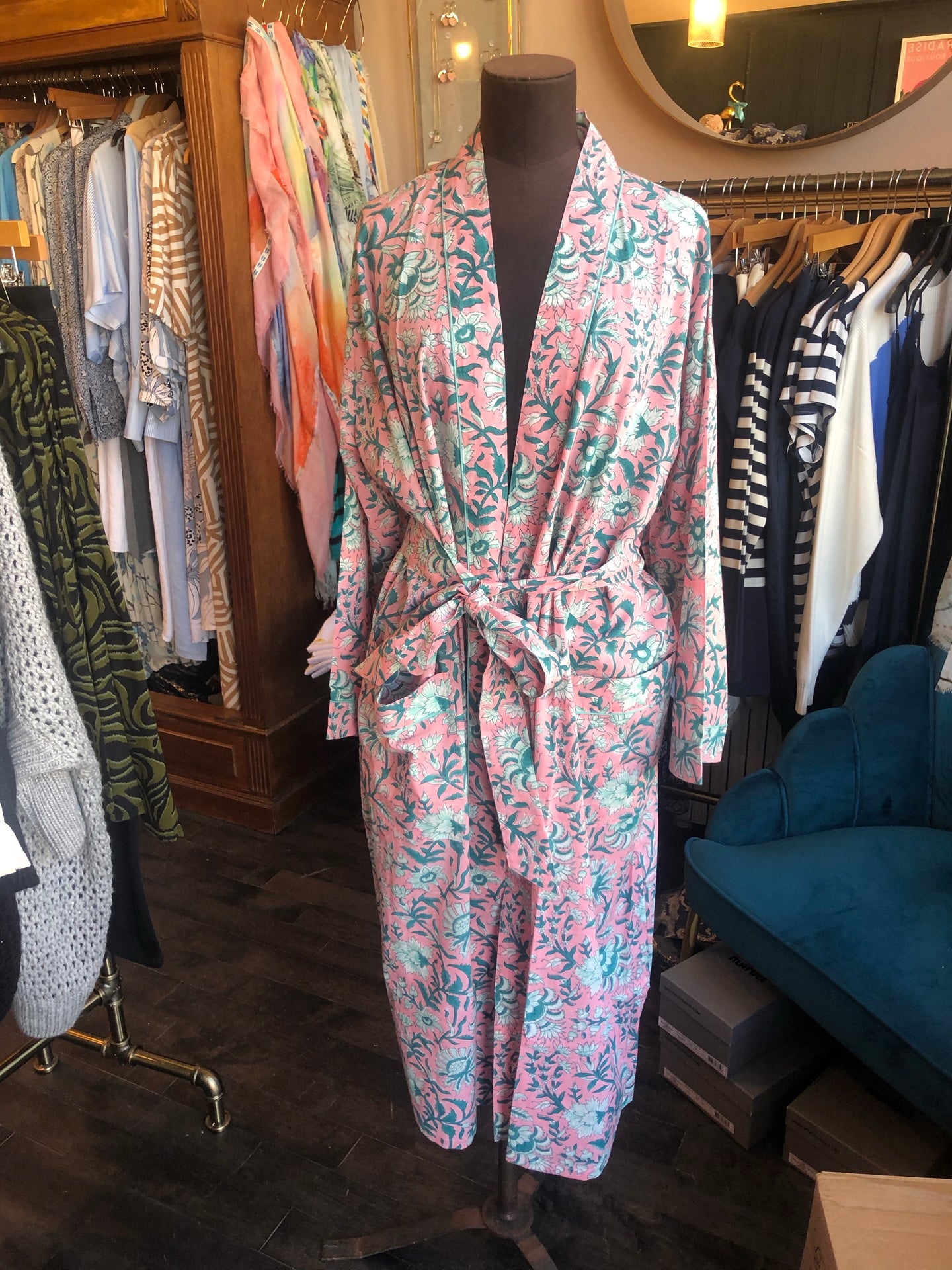 PINK WINTER JASMINE Robe - one size