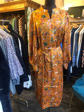Load image into Gallery viewer, Printed midi dress