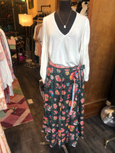 Load image into Gallery viewer, Tropical Paradise Skirt