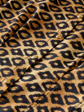 Load image into Gallery viewer, Printed shoulder detailed top