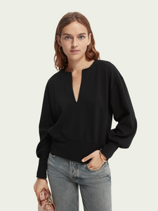 Voluminous sleeved soft sweater - black