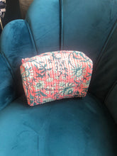 Load image into Gallery viewer, Pink Winter Jasmine Wash Bag