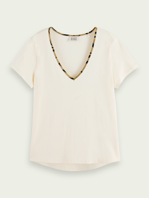 V-neck T-shirt